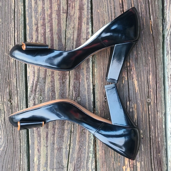 Joan & David black leather  bow pump with tan detail sz 9 N narrow EUC - Picture 10 of 13